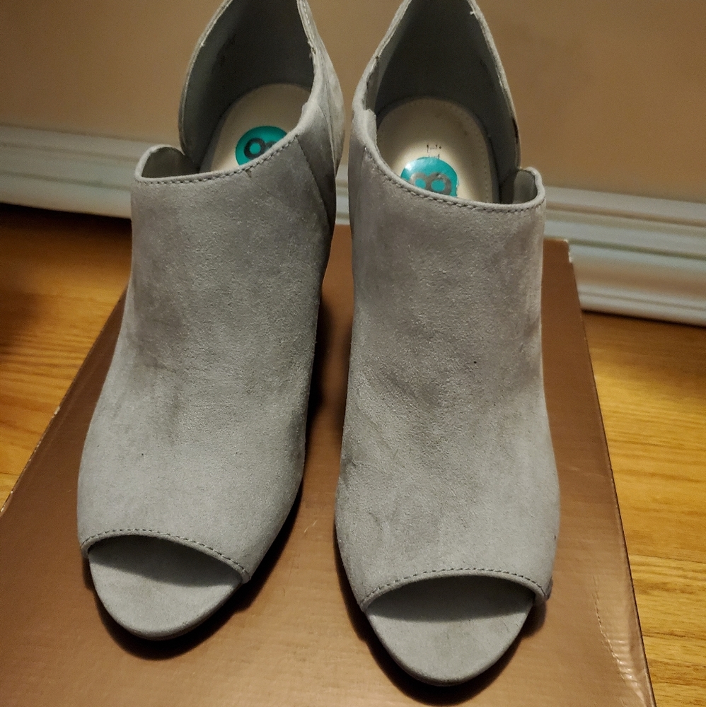 BRAND NEW PEEP TOE BOOTIES INDIGO RD. GREY SUEDE